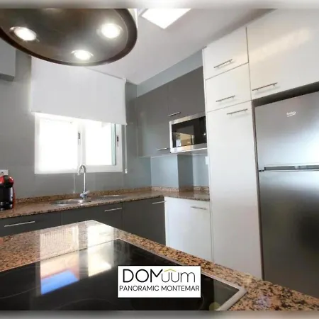 Domuum Holidays - Panoramic Montemar 아파트 살루