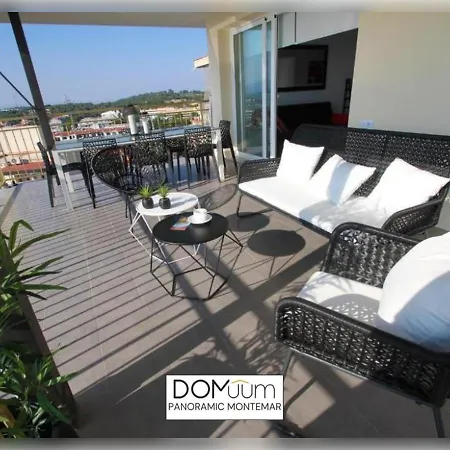Domuum Holidays - Panoramic Montemar 아파트 살루